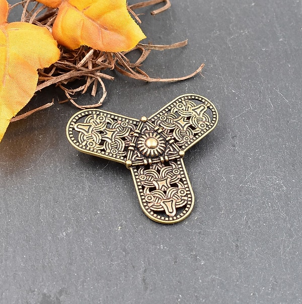 Wikinger Kleeblatt Fibel der Rus Wikinger - Mittelalterliche Bronze Brosche - Triangel Fibel - Wikinger Schmuck von BELANAS SCHATZKISTE