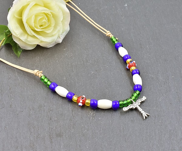 Silberne Irminsul-Kette mit bunten Glasperlen – Germanischer Schmuck & Mittelalter-Kette für Kinder | BELANAS SCHATZKISTE