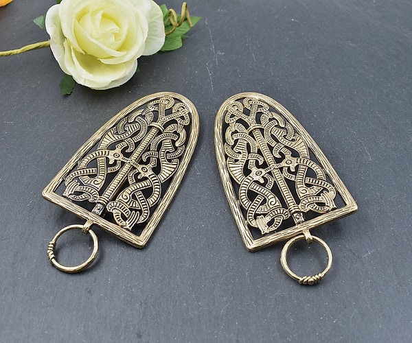 Birka Zungenfibel Set im Jelling Stil - Wikinger Fibeltracht aus Bronze - Gewandspangen fürs Wikinger Kleid von BELANAS SCHATZKISTE