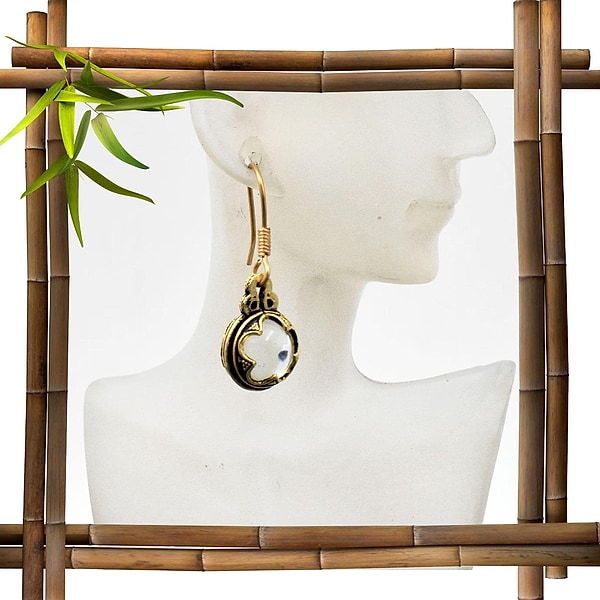 Handgefertigte, von den Wikingern inspirierte Ohrringe mit Glasperlen in Bronze oder Silber – historisches Design mit moderner Eleganz
