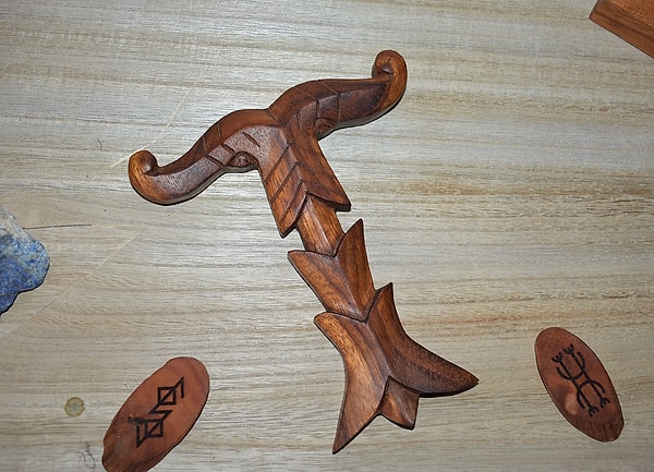Wall decoration Irminsul made of wood about 17 cm - Powerful Germanic symbol - pagan decoration - Erminsul - world pillar - Yggdrasil