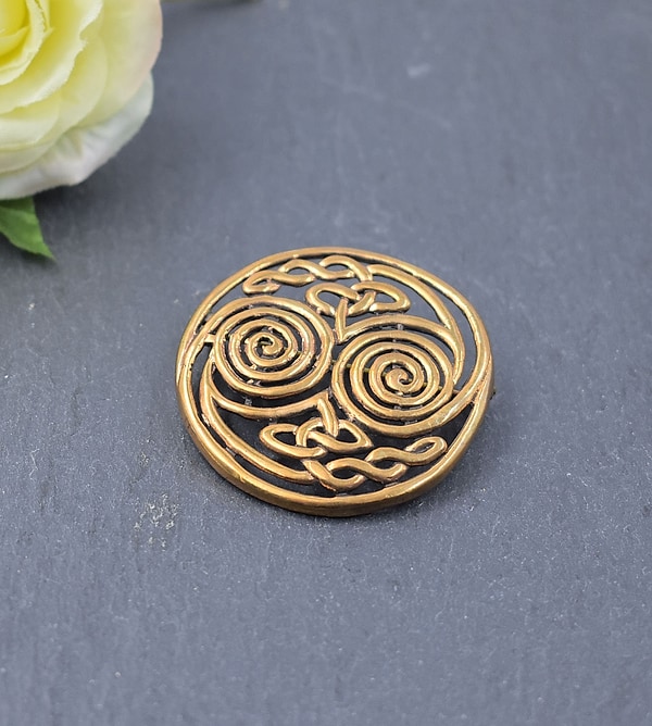 Keltische Spiral-Brosche – Filigrane Bronze-Gewandschließe - Schmuckbrosche - Anstecknadel (1 Stück)