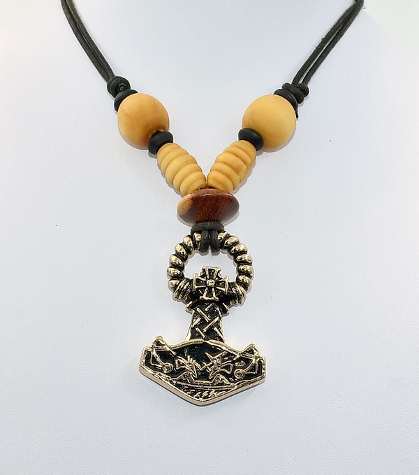 Thorshammer Kette mit Holz Perlen von BELANAS SCHATZKISTE - Wikinger Schmuck - Statement Kette mit Mjölnir