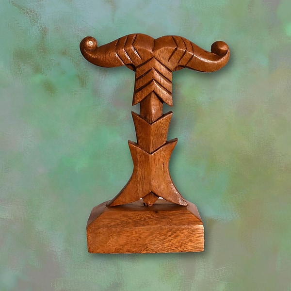 Deine Irminsul: Germanische Weltensäule aus Akazienholz ca. 20 cm groß – Einzigartige Dekoration und Symbolkraft für Dein Zuhause - B-Ware